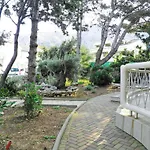 In Mit Eigener Terrasse By Interhome 아파트