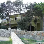 In Mit Eigener Terrasse By Interhome 아파트