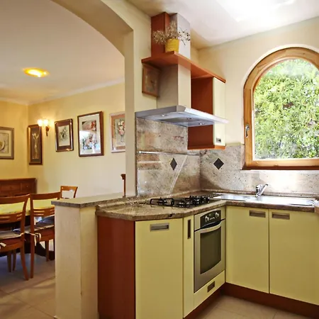 Apartmán In Mit Eigener Terrasse By Interhome