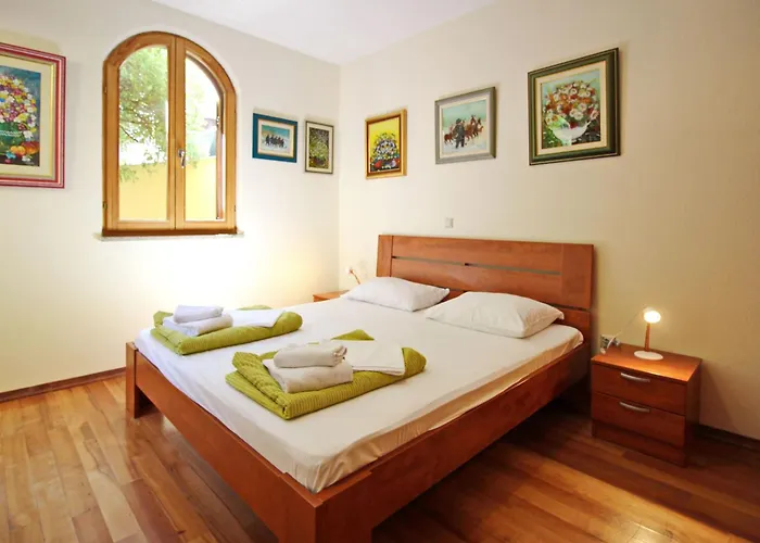 In Mit Eigener Terrasse By Interhome Appartamento