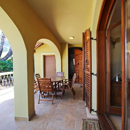 In Mit Eigener Terrasse By Interhome * バスカ